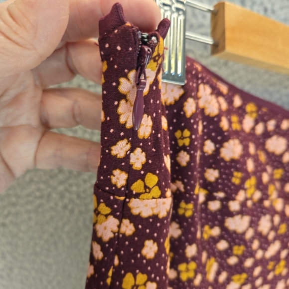 Free People IRL Mini Skirt Sz 6 Purple With Pink Flowers Side Zip Summer Days - Picture 9 of 12